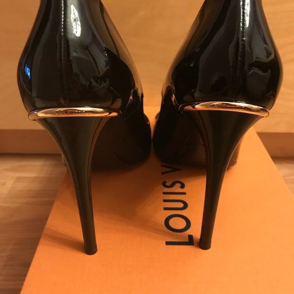 Louis Vuitton patent leather pumps size 9 - Picture 3 of 4